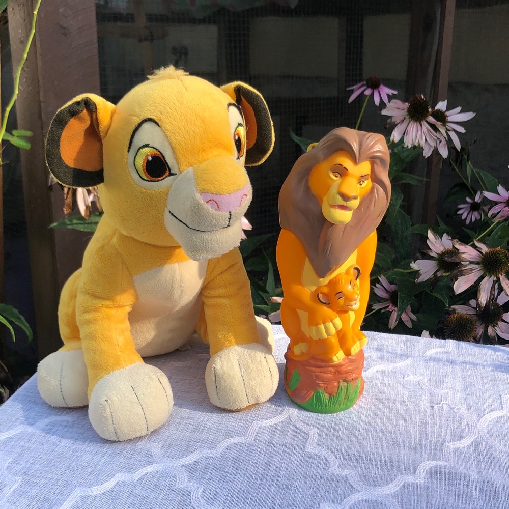 DISNEY Lion King vintage Mufasa & Simba bubble bath bottle & Simba stuffed plush